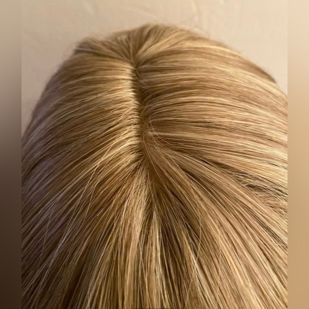 3. Synthetic Wig - Picture 4 of 5
